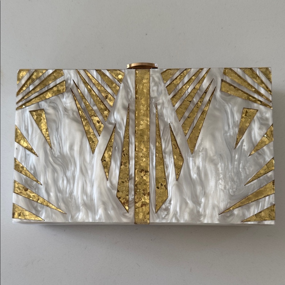 Elegant White and Gold Acrylic Clutch - Picture 4 of 4
